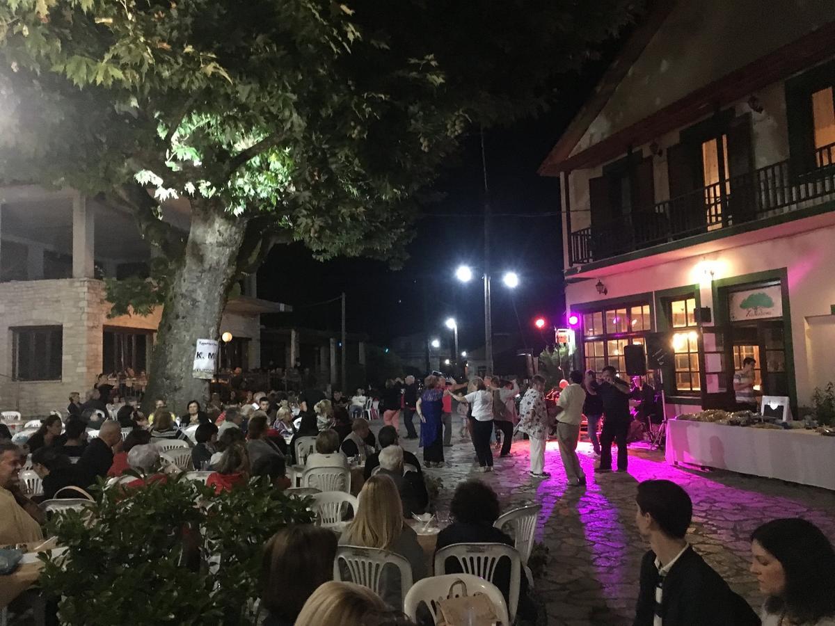 Helidona Hotel Mikrón Khoríon Buitenkant foto