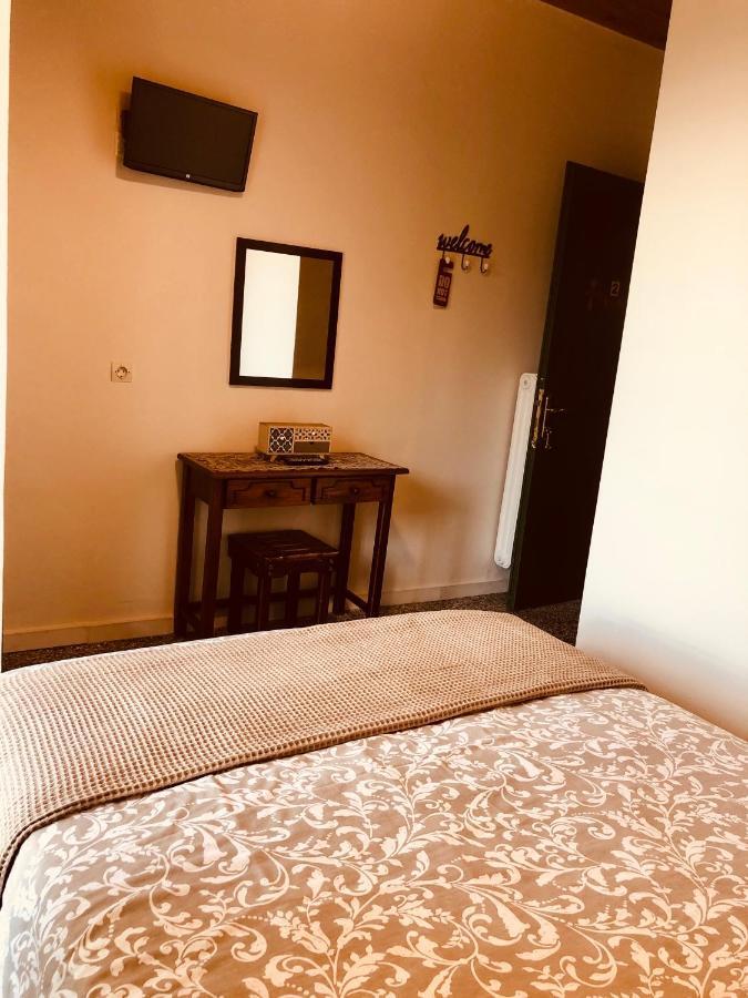 Helidona Hotel Mikrón Khoríon Buitenkant foto